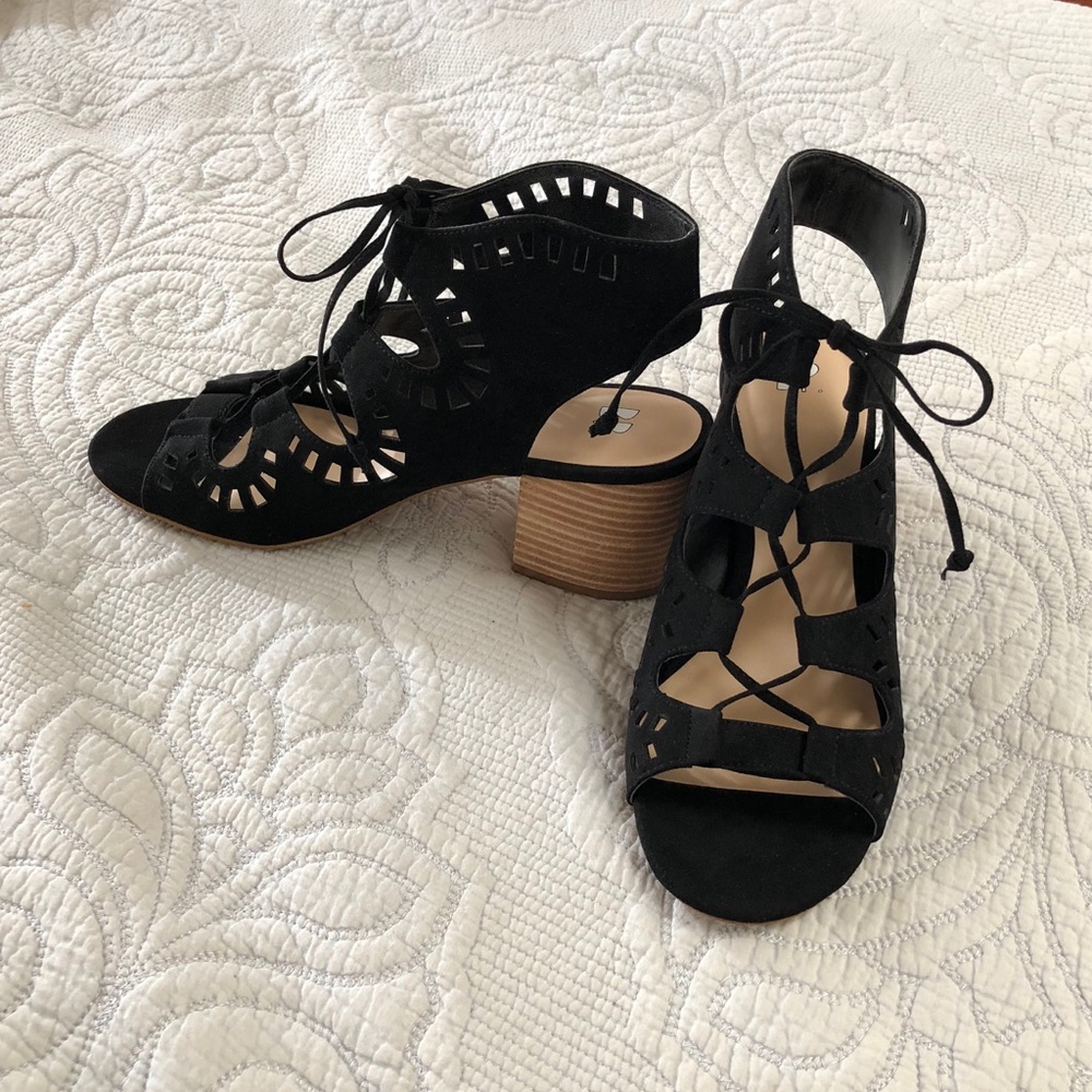 Pretty suede sandals💖Like new!!